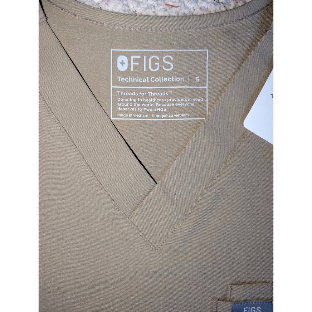 NWT FIGS Leon Three-Pocket Scrub Top Mens Small